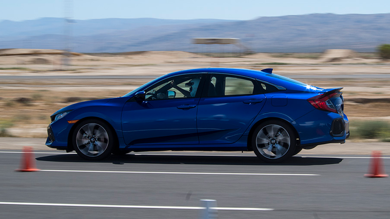 Illustration for article titled The 2017 Honda Civic Si Is The Kind Of Fun That Won’t Ruin Your Life